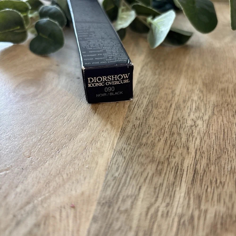 New in Box! Dior Diorshow Iconic Overcurl Mascara ~ 090 Black ~ 6g / 0.21oz